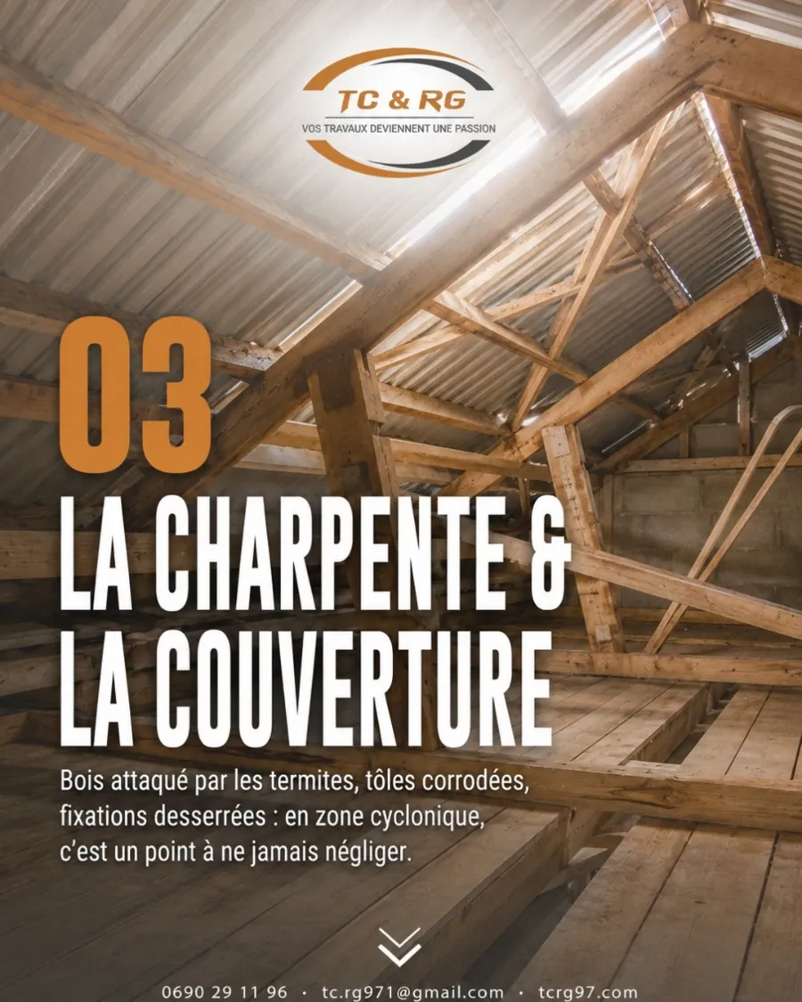 Charpente et couverture en tôle à inspecter en zone cyclonique