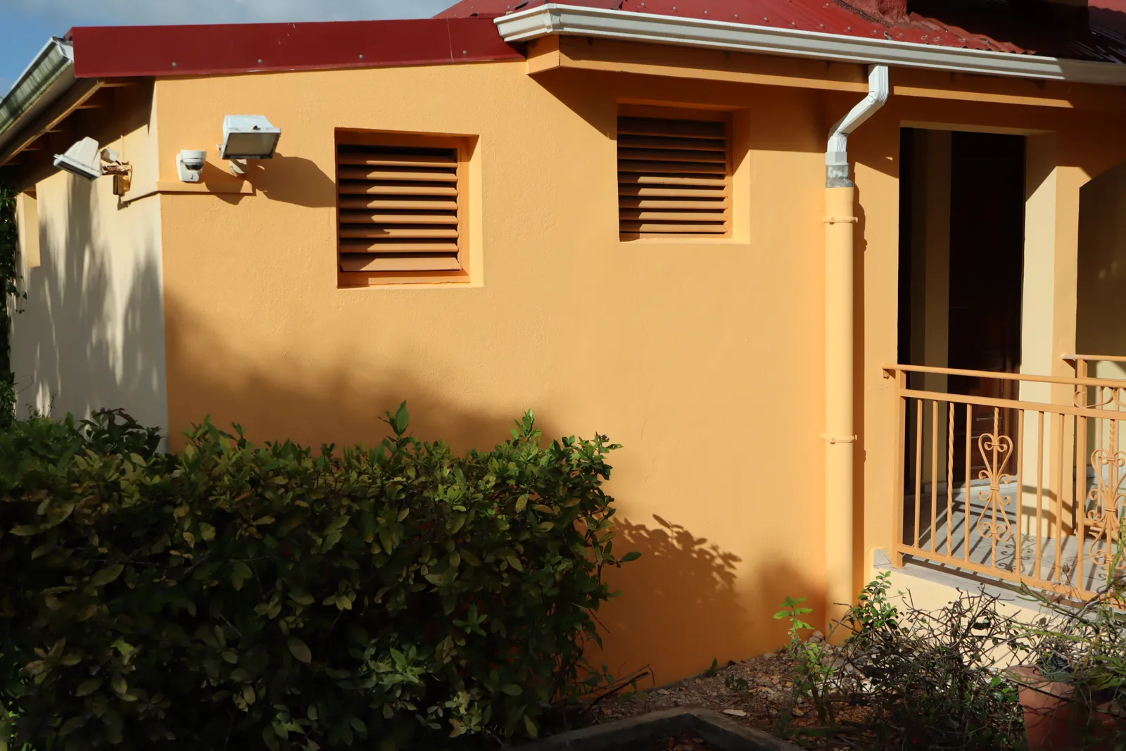 Façade de la villa après mise en peinture