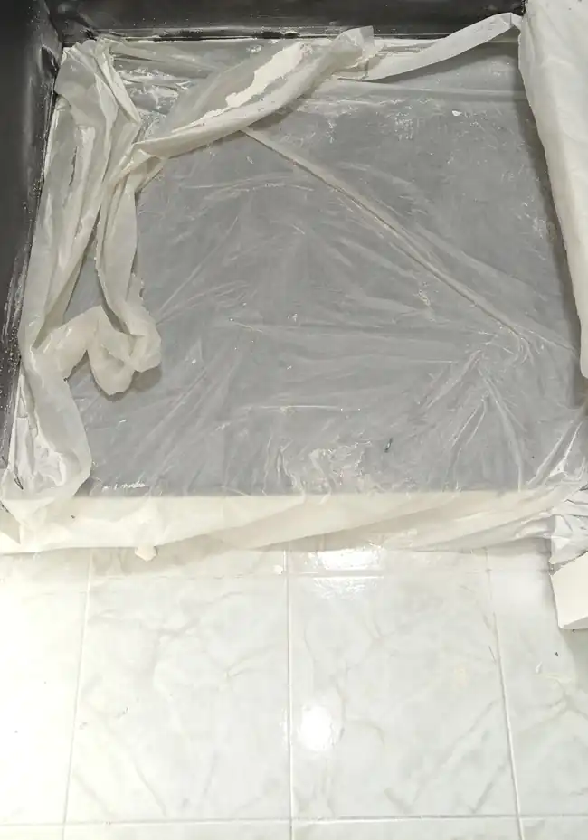 Receveur de douche rehaussé au-dessus du carrelage existant, en Guadeloupe